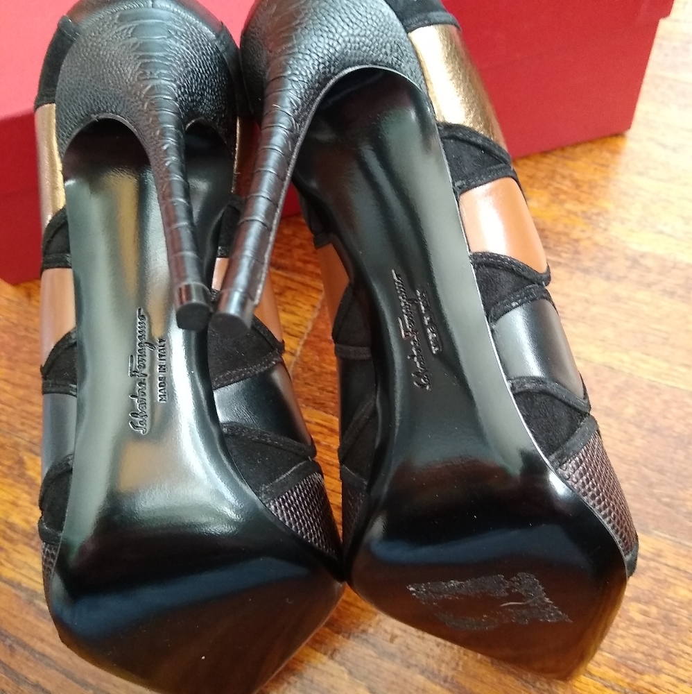 Salvatore Ferragamo stilettos - Picture 10 of 16